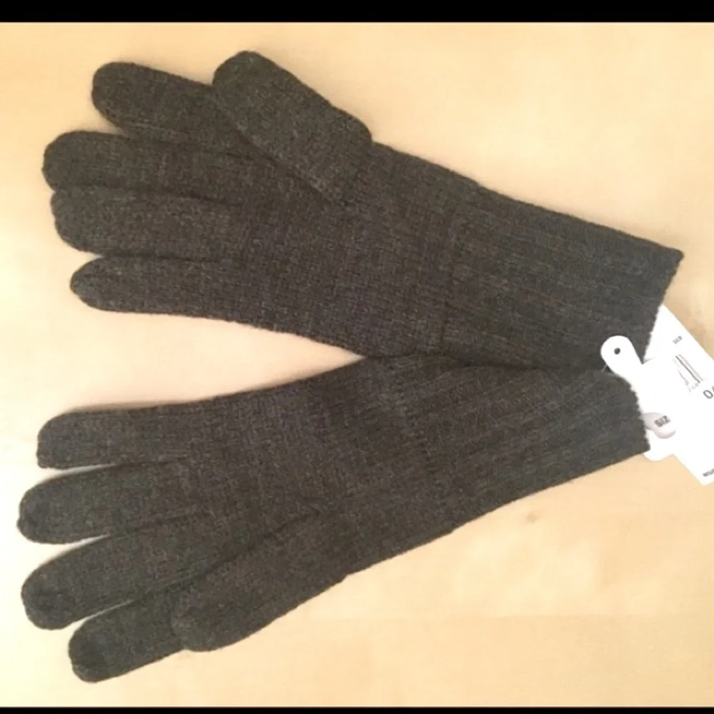 Michael Kors Button Detail Gloves